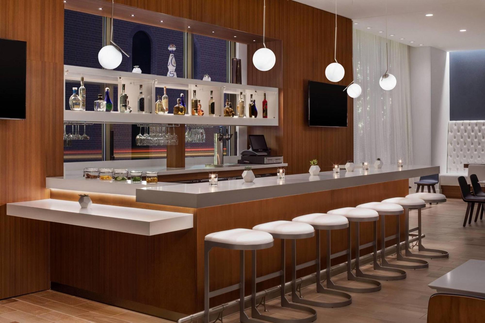 Residence Inn By Marriott Stamford Downtown Екстер'єр фото